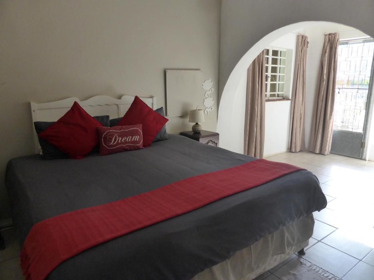 Orange Elephant Backpackers Hostel อัดโด ภายนอก รูปภาพ