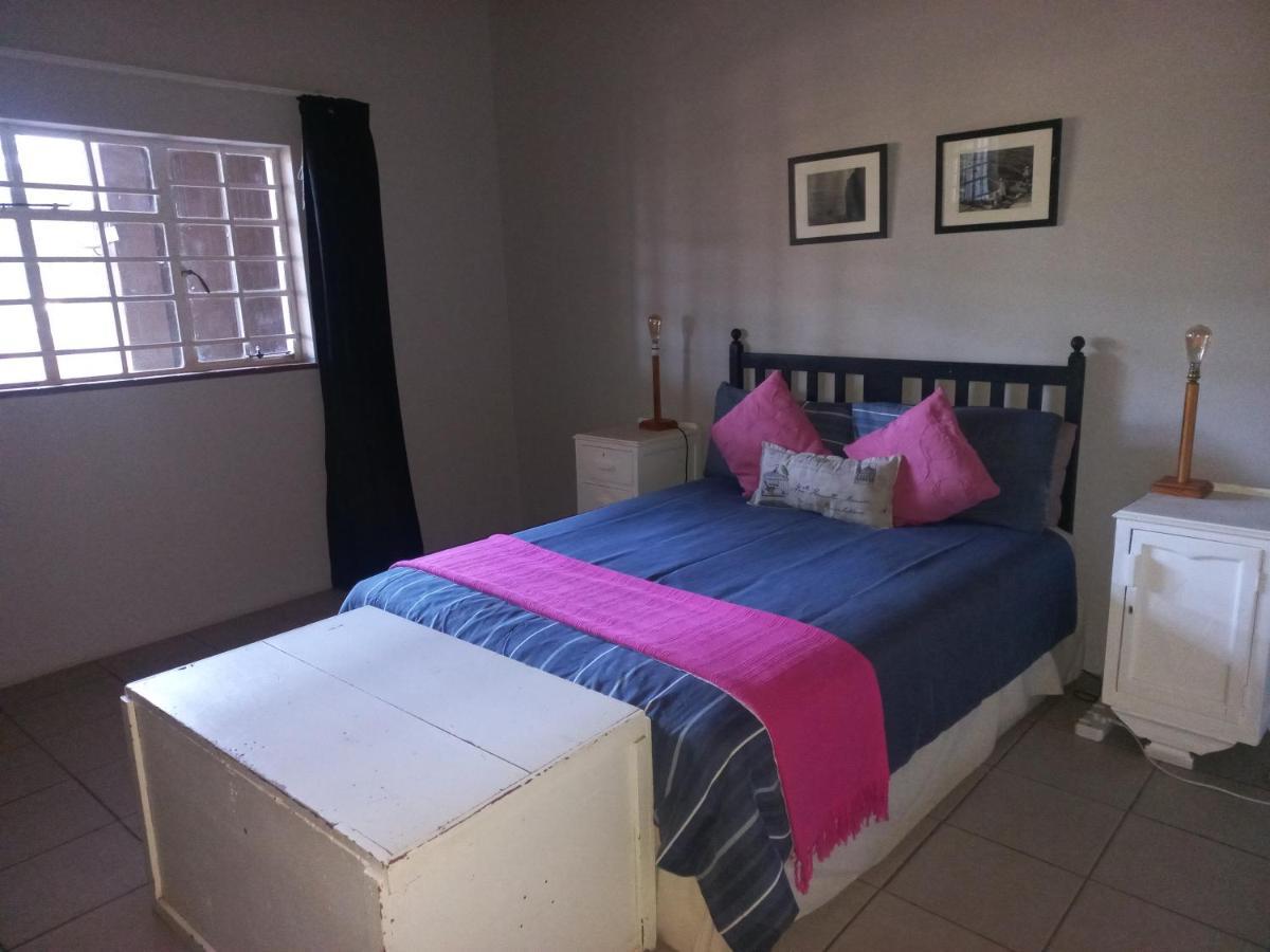 Orange Elephant Backpackers Hostel อัดโด ภายนอก รูปภาพ